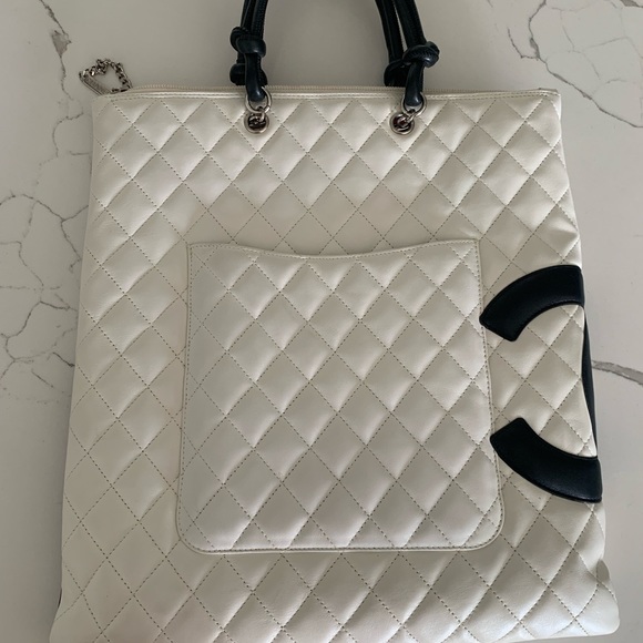 Chanel Cambon Handbag in white - Picture 5 of 9